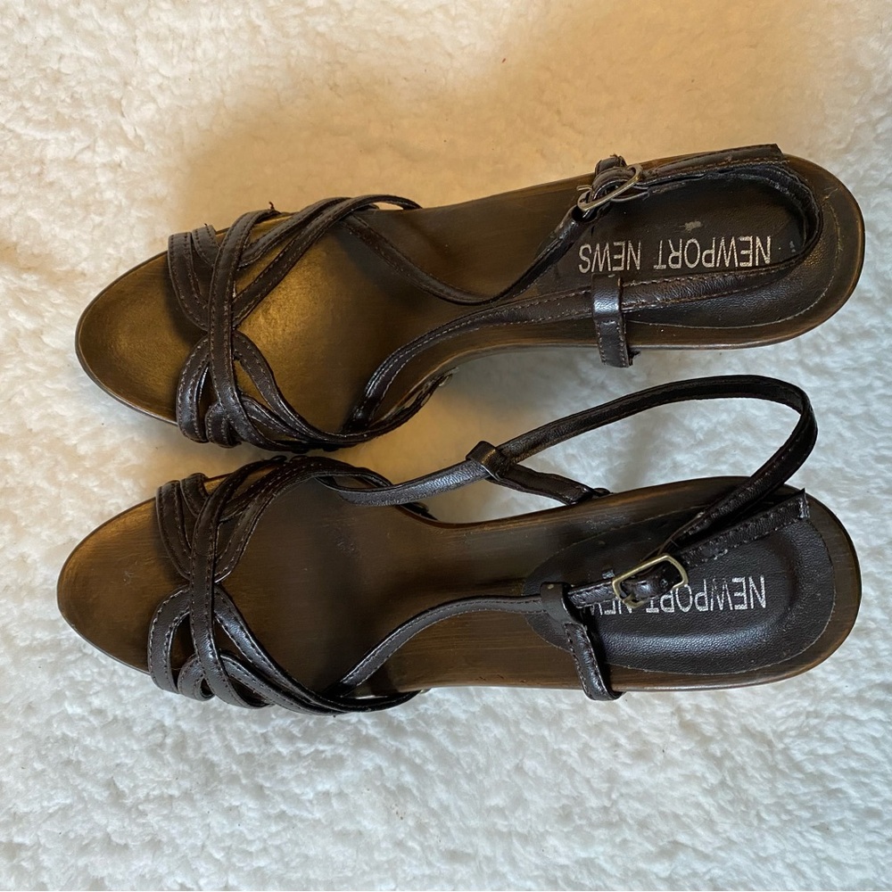 Newport News Size 7 Brown Platform Sandals - Picture 9 of 11
